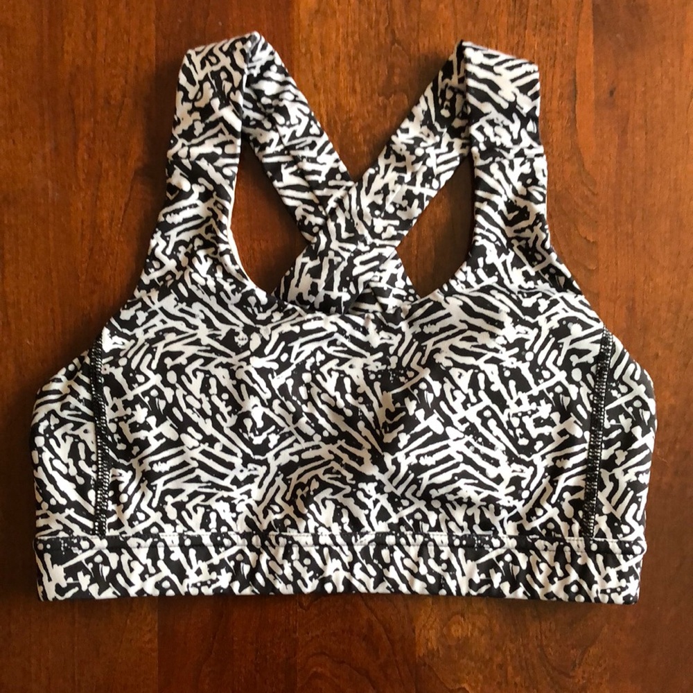 Lululemon wide strap adjustable yoga bra